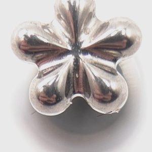 silver flower flat back labret stud in nickel free implant grade ASTM F-136 titanium by Willow and Thorn