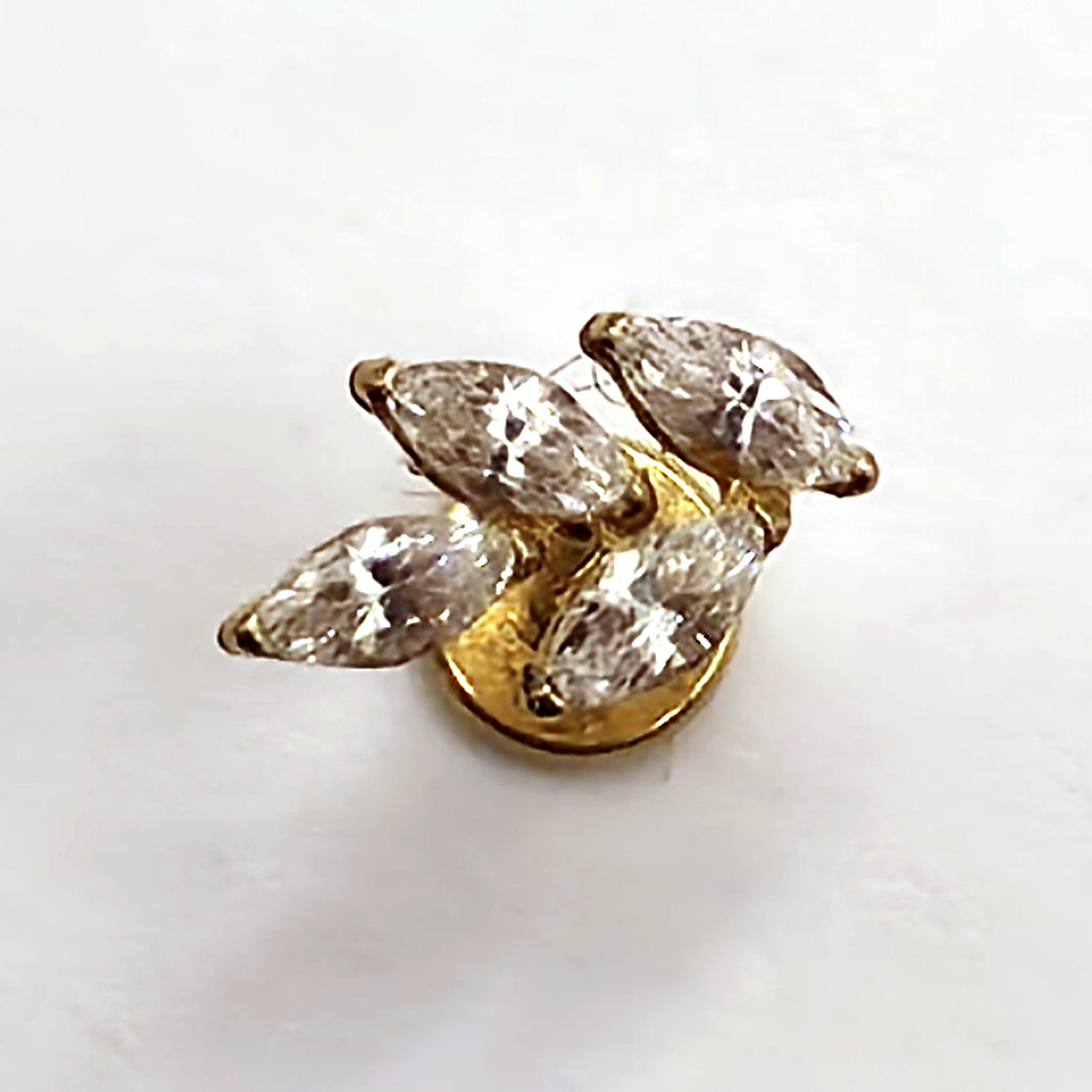 Gold Leaf Cluster Flat Back Labret in nickel free implant grade titanium, Willow & Thorn