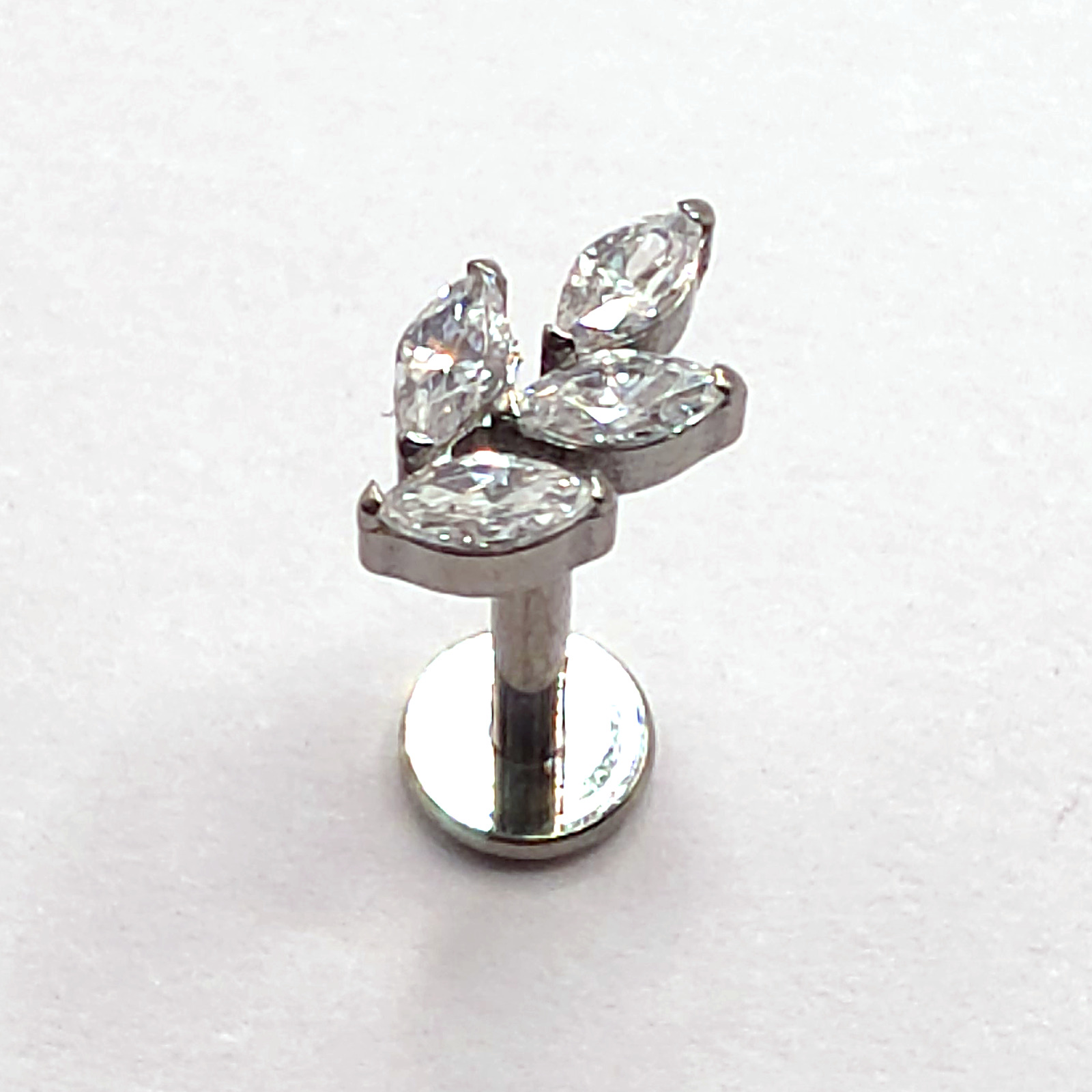 Silver Leaf Cluster Flat Back Labret in nickel free implant grade titanium, Willow & Thorn